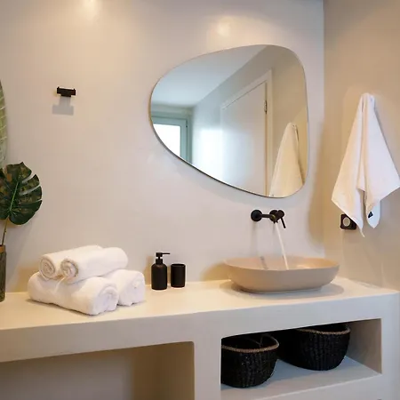 Villa Sugarwhite With Private Not Heated Pool Emporio (Santorini)